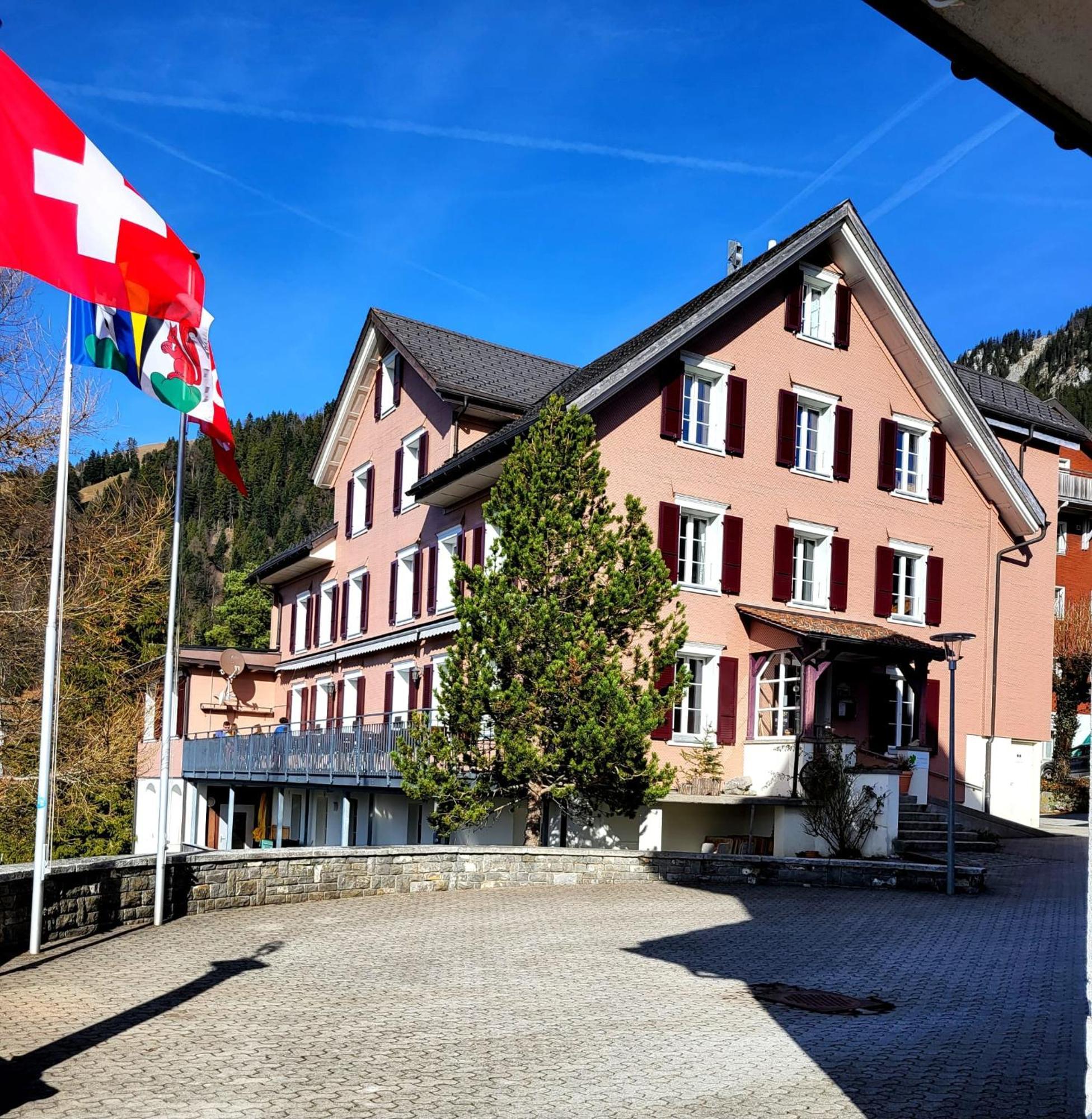 Hotel Pilgerhaus Maria-Rickenbach - Anreise Nur Via Luftseilbahn Moeglich Dallenwil Exterior foto